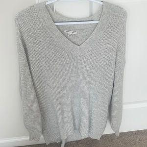 American Eagle grey sweater. Soft and knitted style
